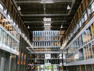 mediacentrale-centrale-hal-1920x985-864x486